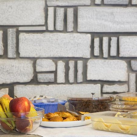 Louiza Hotel Páros 외부 사진